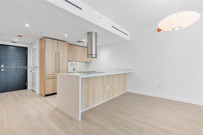 Photo - 9901 W Bay Harbor Dr Unit 402