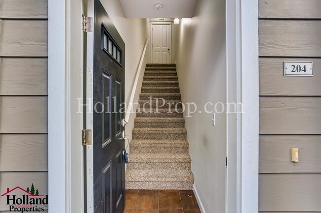 Photo - Wonderful 3 Story Condo in Hillsboro!