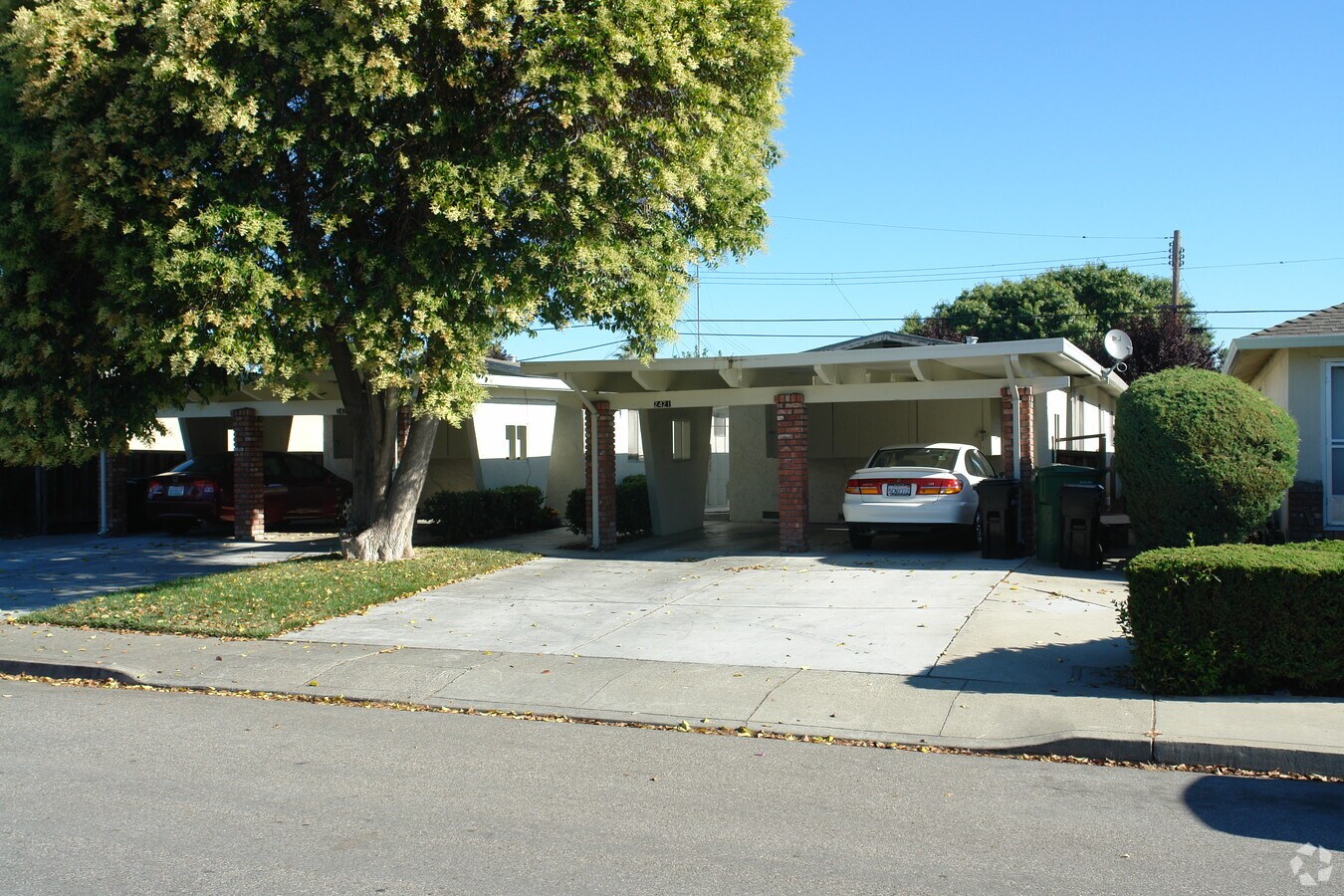 Photo - 2421 Karen Dr