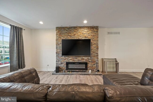Photo - 1340 Carrick Ct
