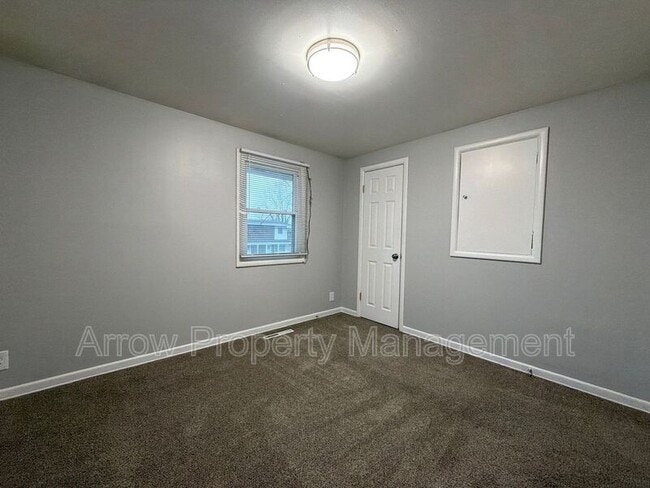 Photo - 5421 Benton St