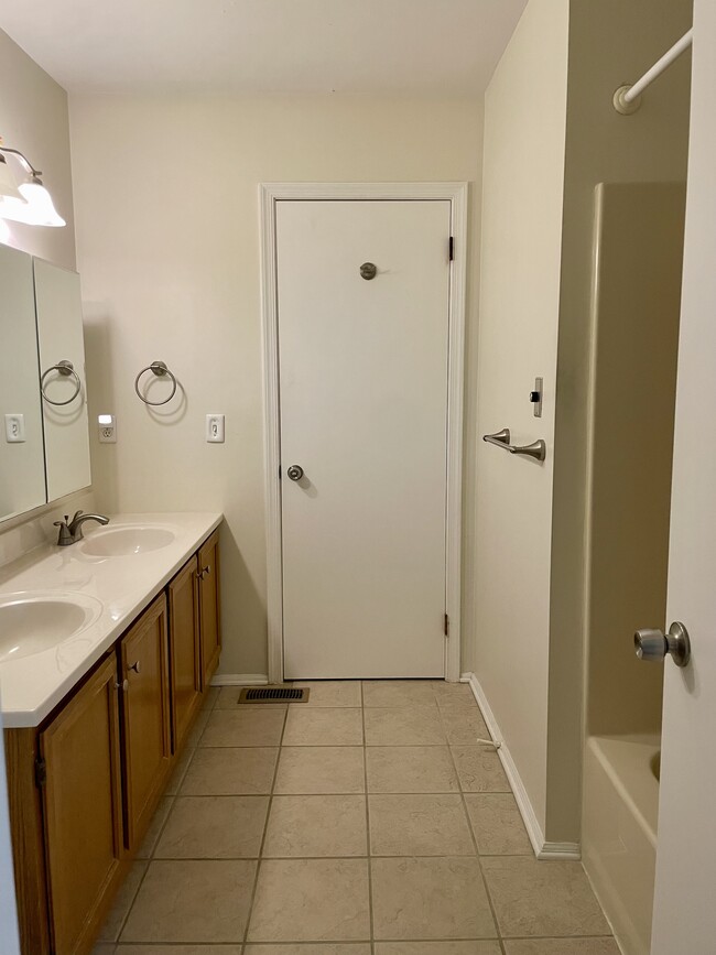 Photo - 62 Winstead Dr