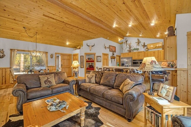 Building Photo - 9 Wallowa Ln