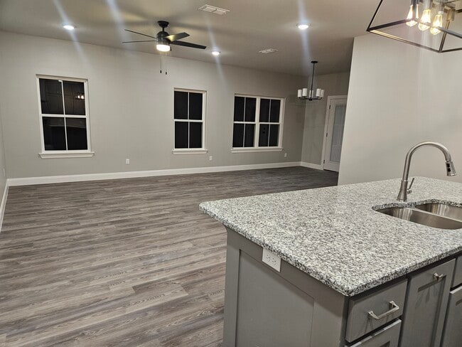 Photo - 514 E Chase St