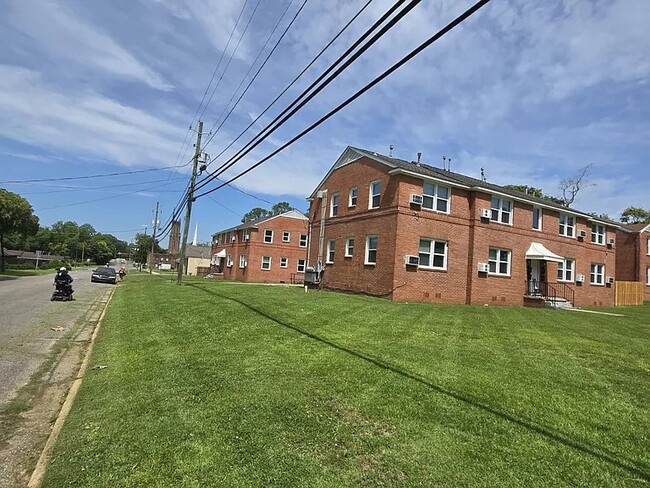 Remodeled Buildings - 3398 Southmont Dr Unit D