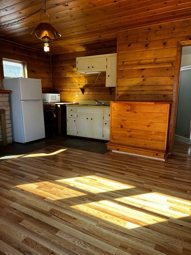 Photo - One bedroom house in downtown Bishop!