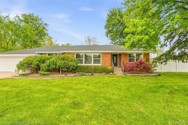 Photo - 7841 Haggerty Rd