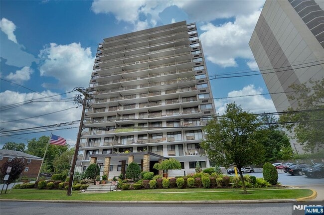 Building Photo - 235 Prospect Ave Unit 5E