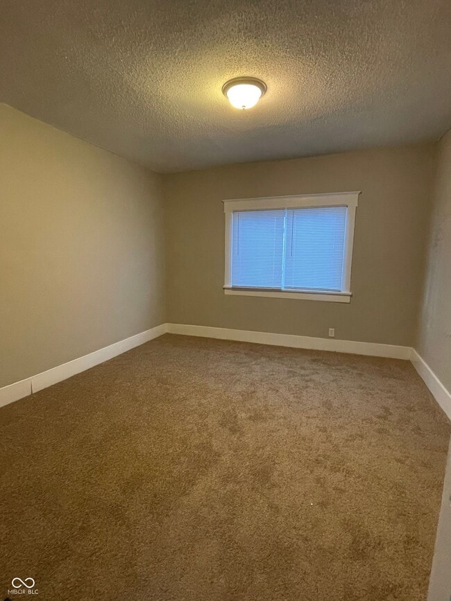 Photo - 324 W 41st St