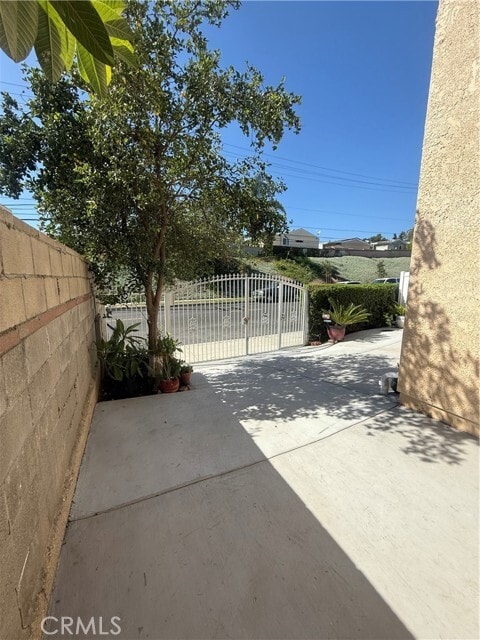Photo - 746 W 4th Ave