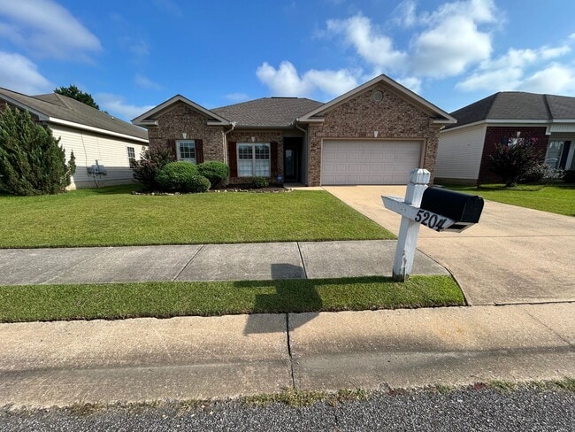 5204 Easton Ln