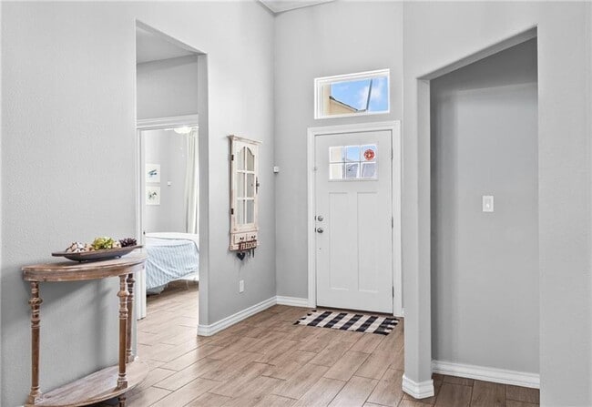 Photo - Spacious 4 or 5 Bedroom Home for Rent | Desirable Southside Location