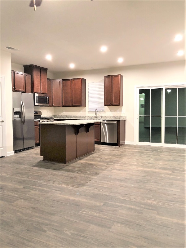 300 Hunt Glenn Ct