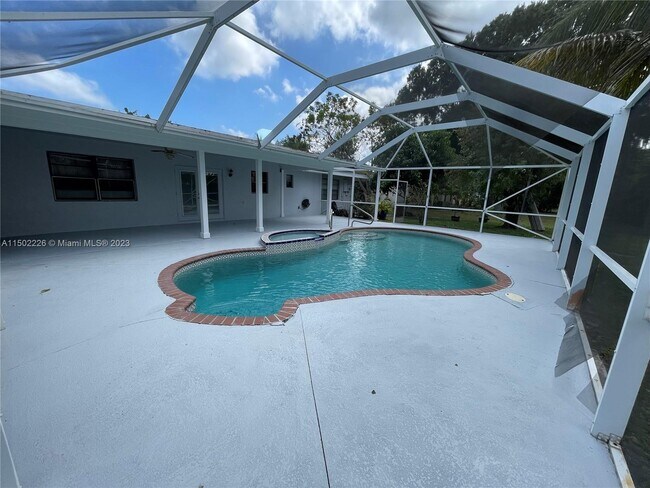 Photo - 1562 SE Croquet St