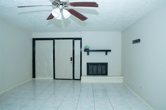 Photo - 6411 S Briar Bayou Dr