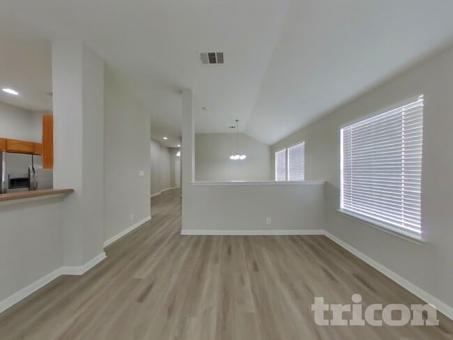 Photo - 4842 Dahlia Terrace