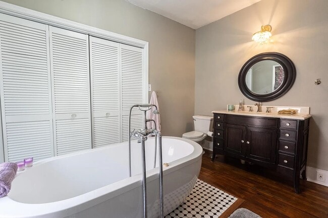 Photo - 125 S Pettigrew St