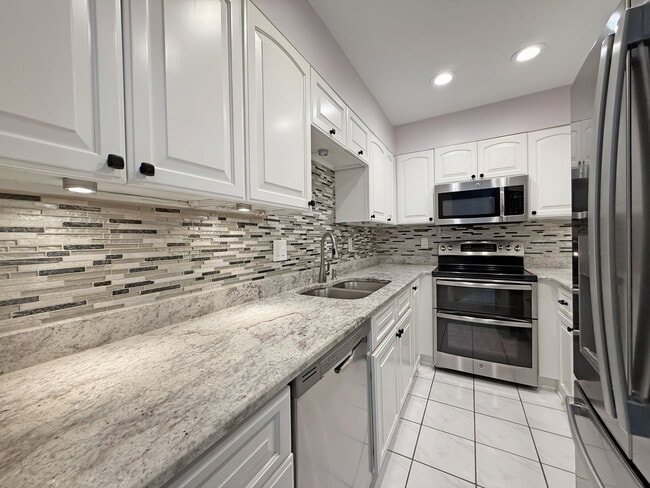 Photo - 4607 W Fig St Unit 209