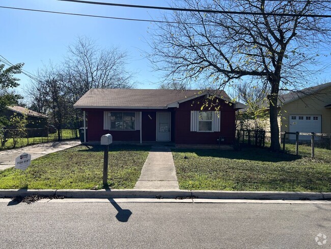 Building Photo - House with a great location