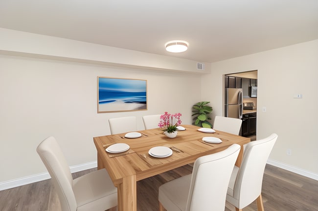 Photo - Olde Towne in Kenwood