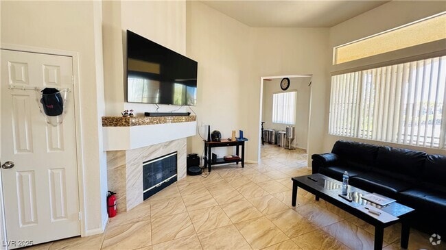 Building Photo - 5155 W Tropicana Ave Unit 2015 Rental