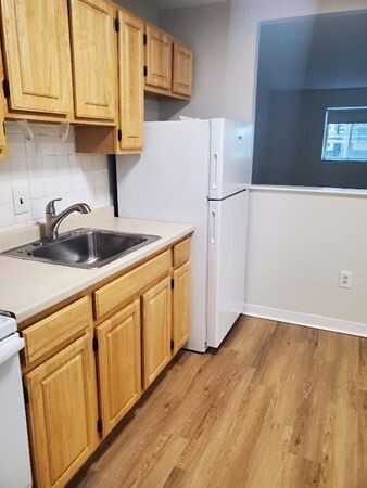 Photo - 700 Cummins Hwy Unit G2
