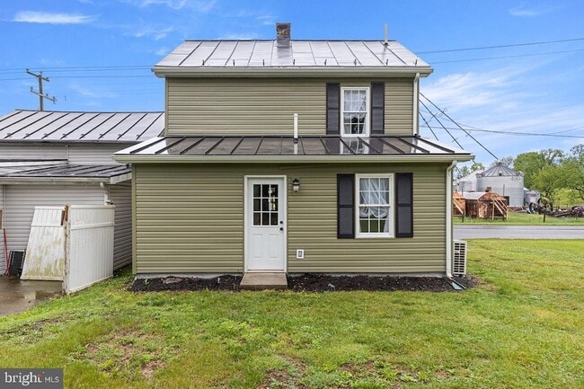 Photo - 143 N Water St