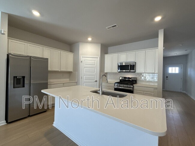 Photo - 280 Shangrila Wy