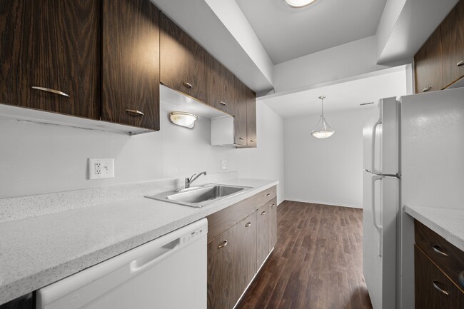 Modern and spacious kitchen at Knottingham Apartments in Clinton Township, MI. - Knottingham Apartments