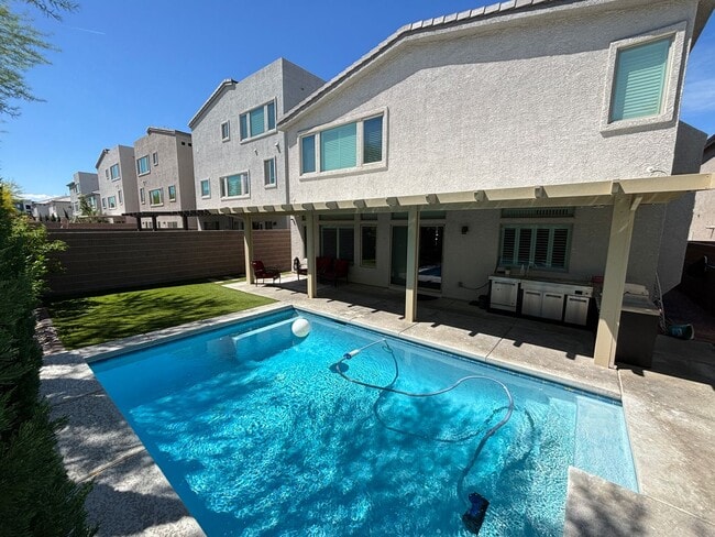 Photo - Contemporary 4Bed/3Bath/3 Car/+ Bonus room -residence located in the Silverado Ranch area