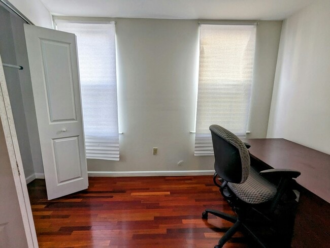 Photo - 2939 St Paul St Unit B