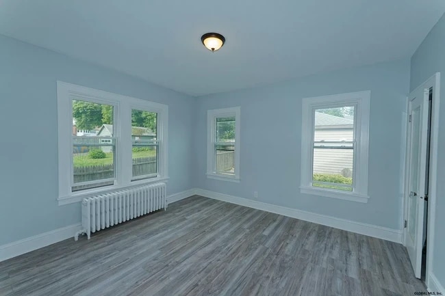 Building Photo - 1 Lindberg Dr Unit 2 Rental