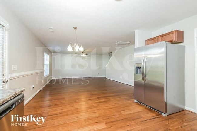 Photo - 3929 Creekmoore Dr