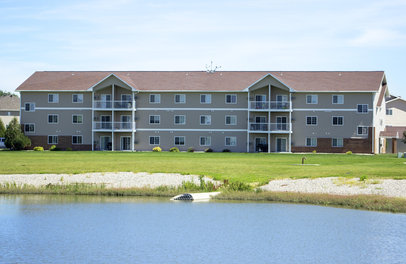 Photo - Eagle Lake Apartments