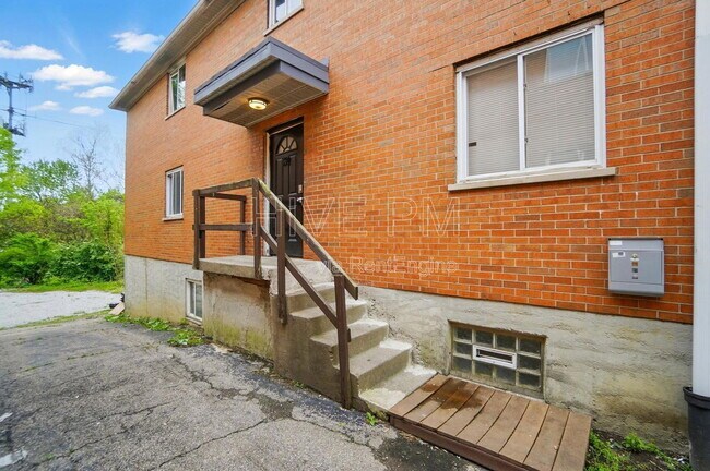 Photo - 39 Wuest St Unit 5