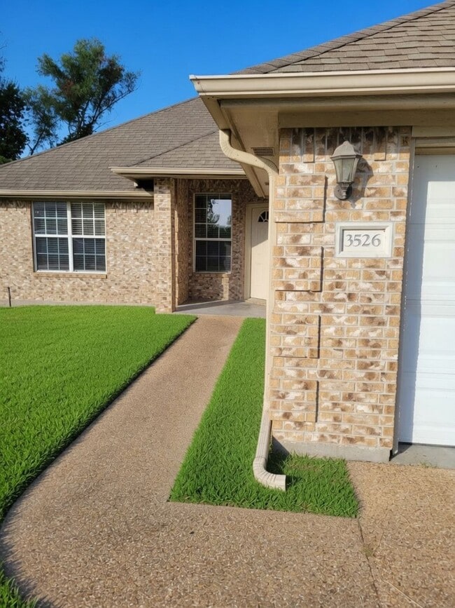 Photo - 3526 Farah Dr