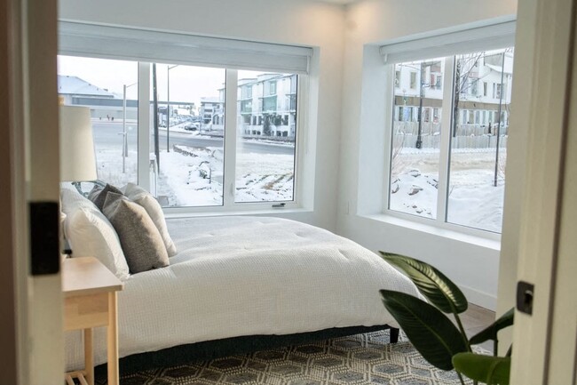 Photo - 250 Centre Street