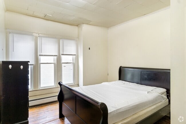 Building Photo - 822 Westcott St Rental