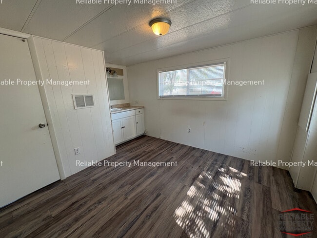 Photo - 3725 Upland St