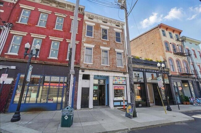 Photo - 107 W Elder St Unit B
