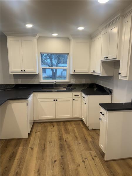 Photo - 207 Laurel Ln