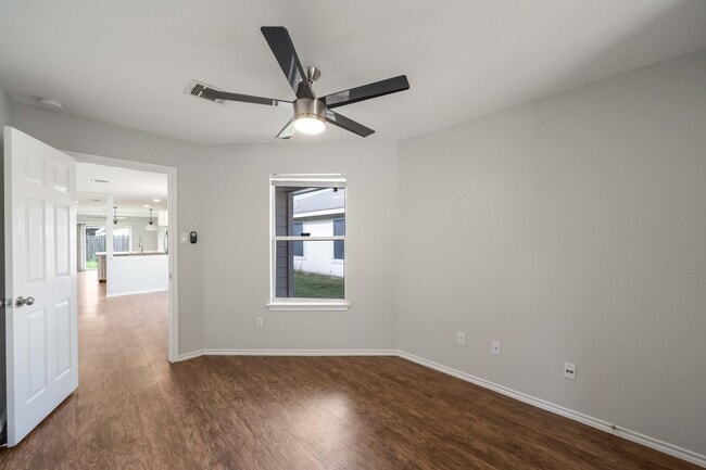 Photo - 3002 Crownover St