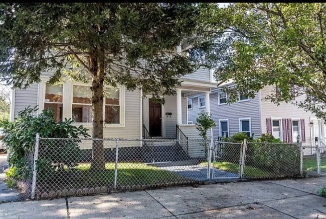 Building Photo - 52 Dunnell Ave