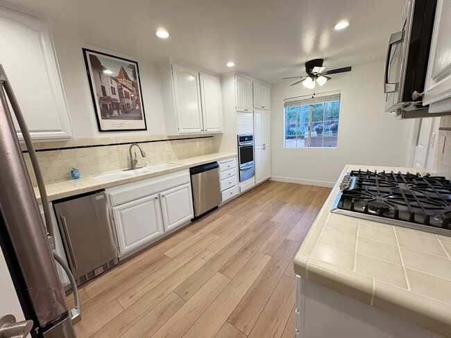 Photo - 5200 White Oak Ave