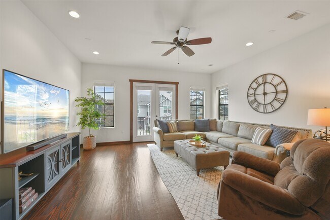 Photo - 2601 Bevis St