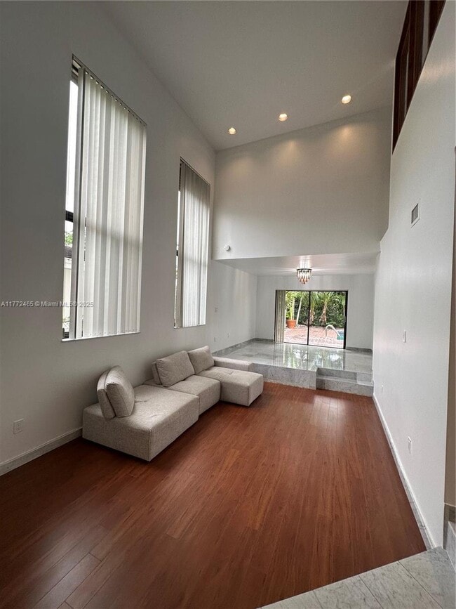 Photo - 511 Vittorio Ave