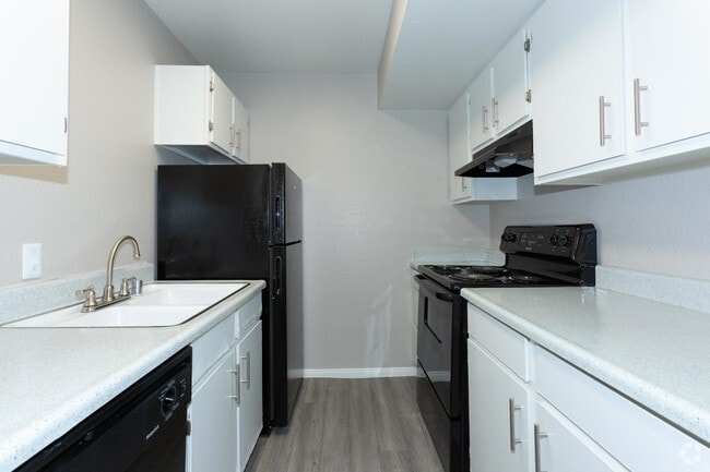 2BR, 2BA - 850 SF Kitchen