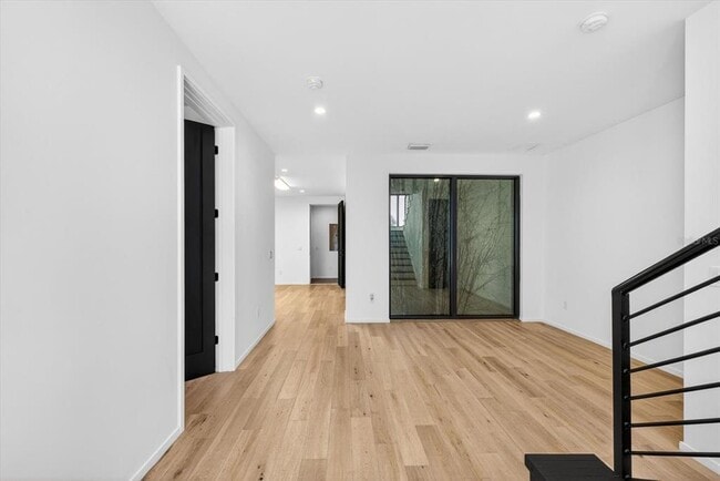 Photo - 94 W Davis Blvd