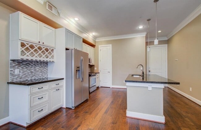 Photo - 510 Lovett Blvd
