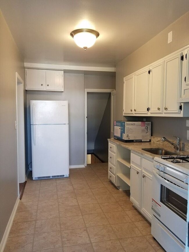 Building Photo - 3 Bedroom 2 Bathrooms in 21239